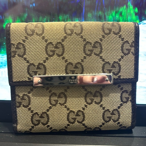 Gucci Handbags - Gucci Wallet